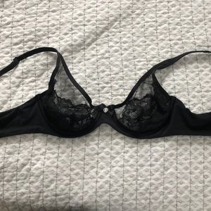 VS black lace bra